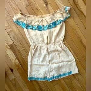 Size Medium - NWOT cute romper -